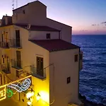 Tra La Rocca E Il Mare Di * 체팔루