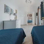 Appartement Tra La Rocca E Il Mare Di *
