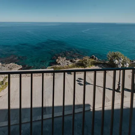 Appartement Tra La Rocca E Il Mare Di *