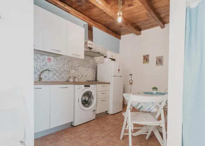 Apartment Tra La Rocca E Il Mare Di *