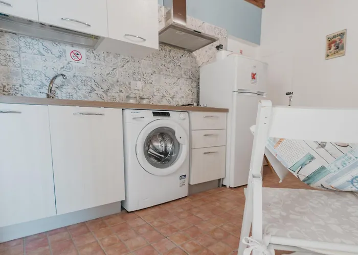 Tra La Rocca E Il Mare Di Cefalù